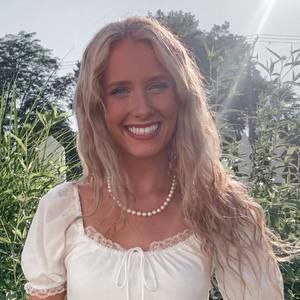 Meet your Posher, Maeve